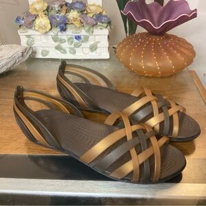 CROCS ISABELLA HUARACHE OPEN TOE FLATS SZ 10
